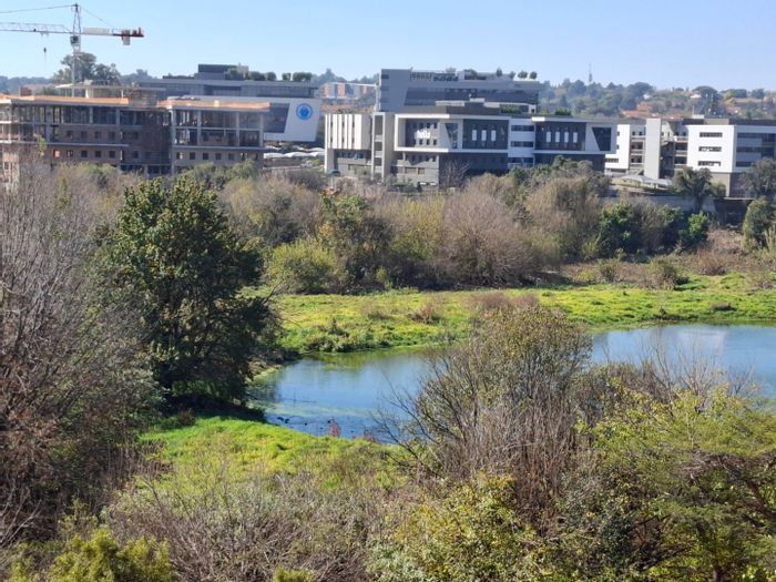 Zwartkop Apartment For Sale: 2 Bedrooms, Lake Views, Private Garage, Ideal Investment.