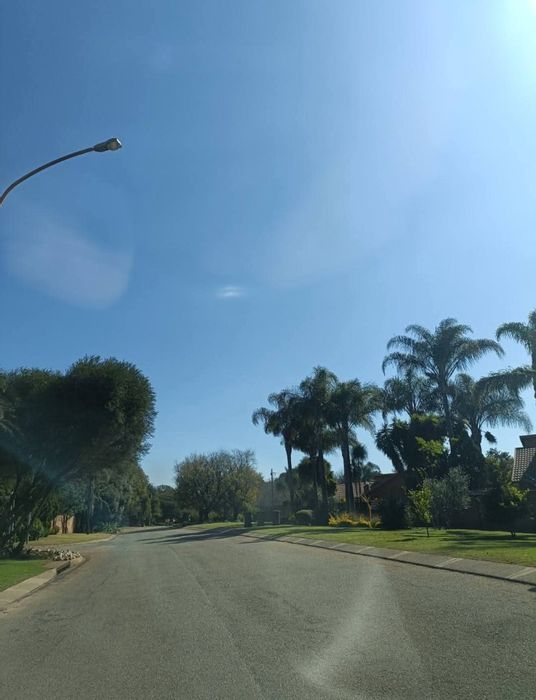 Vacant Land Residential in Eldoraigne: 1630sqm, secure area, investment potential.