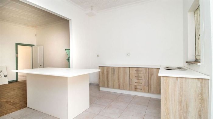 Benoni Central House For Sale: 4 Bedrooms, spacious lounge, functional kitchen, 2 bathrooms.