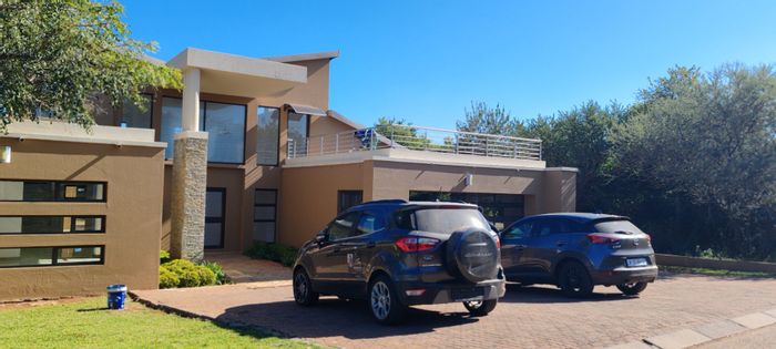 House To Rent in Seasons Lifestyle Estate: 4 en-suite bedrooms, tennis court, golf park.