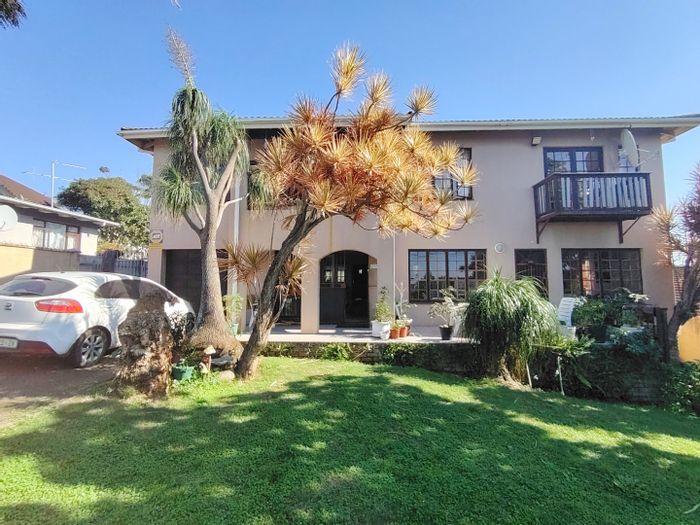 For Sale: House in Margate Beach with sea views, flatlet, and spacious garden.