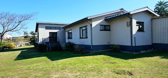For Sale: Spacious House in Hartenbos Central with Flatlet and Development Potential.
