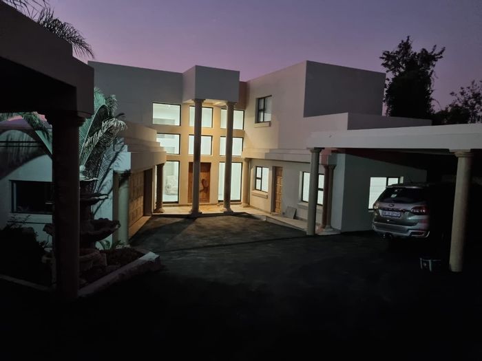 5 Beds, 7 Baths, 2 Pools, 2 Flats on Private Road in Meerhof - For Sale