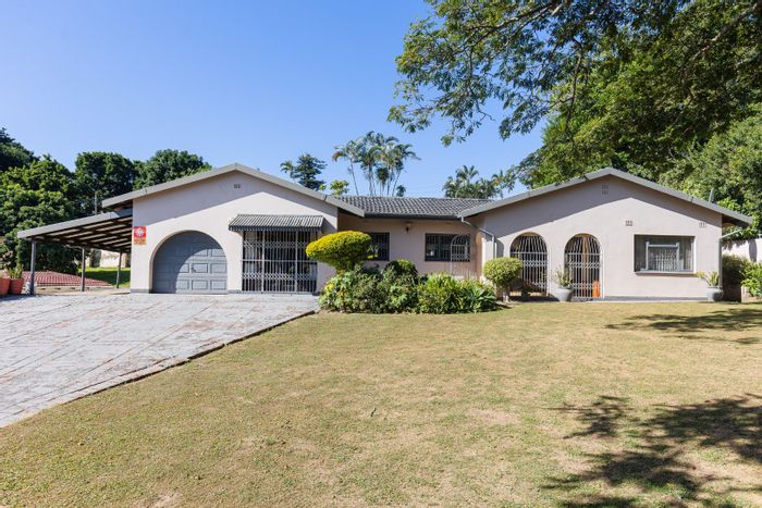 4-Bedroom House For Sale in Oslo Beach with Pool, Flatlet Potential, and Security.