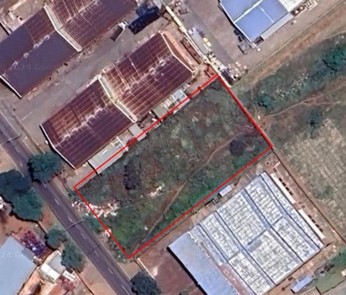 Vacant Land Residential for Sale in Sunderland Ridge, 2774 m², industrial use only.
