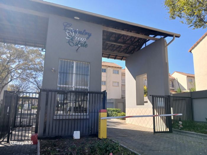 For Sale: Townhouse in Country View with 2 beds, balcony, and secure community.