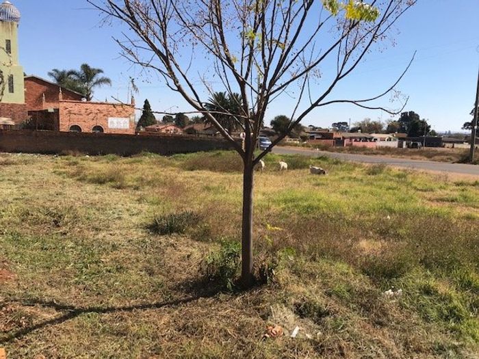 Vacant Land Residential for Sale in Lenasia Ext 10 - 558 sqm, build your vision.
