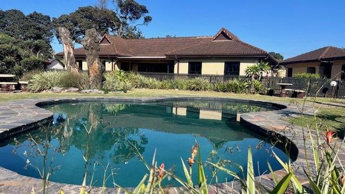 Coastal 2-bedroom apartment in Shelly Beach with pool, tennis, and security. For Sale.