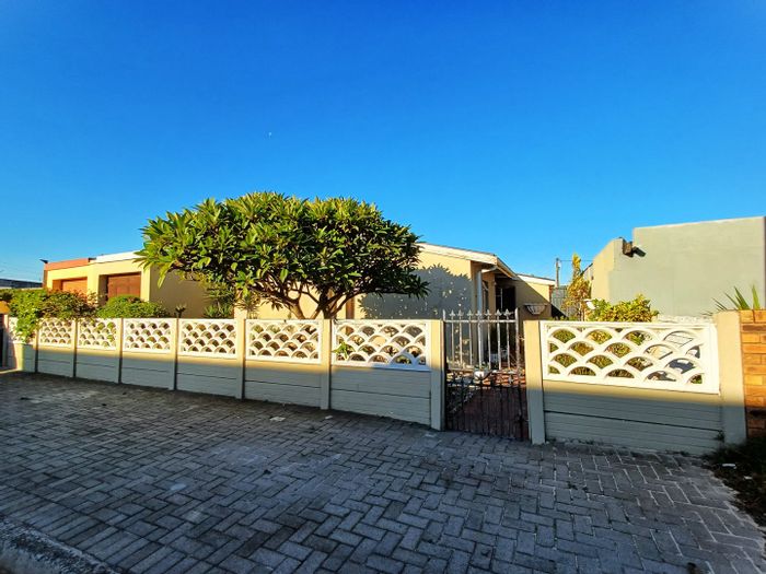 3-Bedroom House for Sale in Bishop Lavis with Garden and Braai Room.