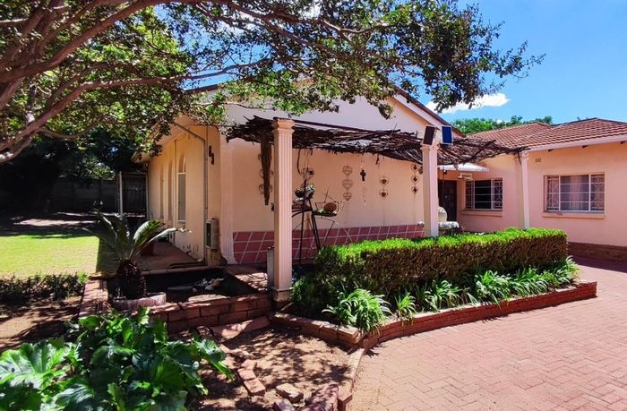 Lambton House For Sale: Includes clinic, flatlets, pool, and expansive garden.