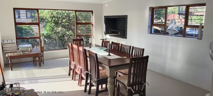 Bayview House For Sale: 7 bedrooms, dual-living, near beach, rental potential.