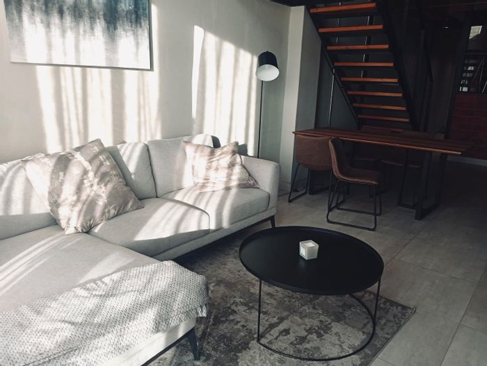 For Sale: 2-Bedroom Apartment in Ballito Central with 24-Hour Security and Balcony.