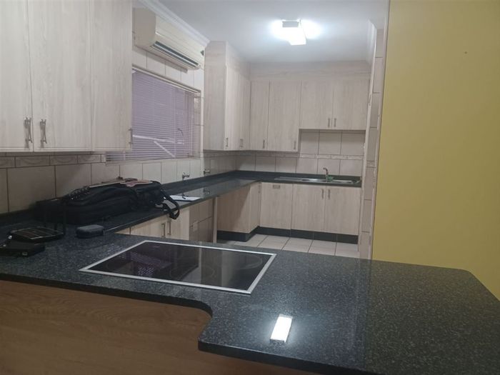 House For Sale in Impala Park: 3 Bedrooms, 4 Garages, ample storage space.