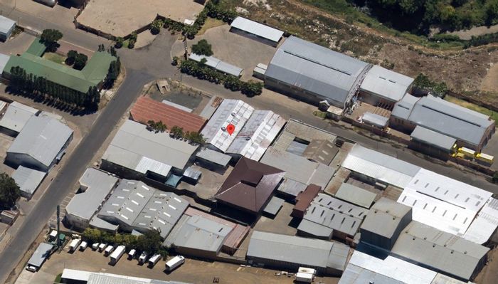 For Sale: Industrial property in Oos Einde with adaptable 750m² space and logistics access.