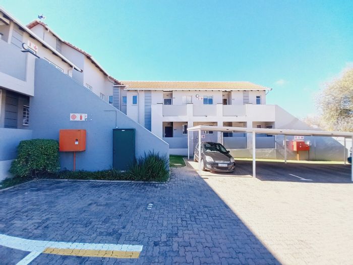 For Sale: 1-Bedroom Apartment in Eden Glen with Pool, Clubhouse, and Security.