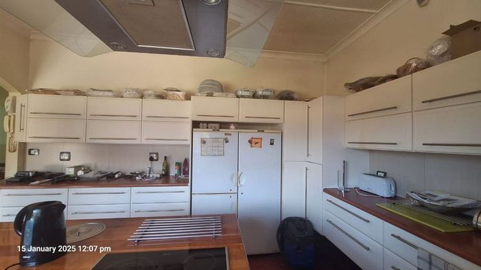 For Sale: House in Parkdene with pool, staff quarters, and spacious layout.