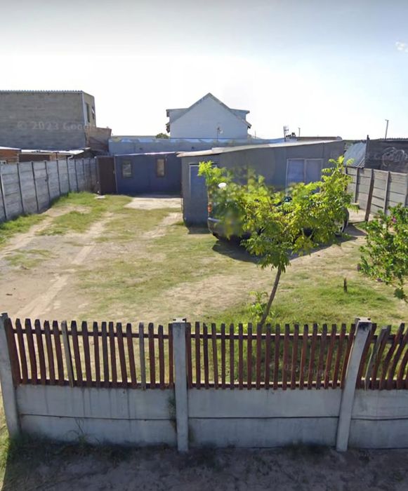 Vacant Land Residential For Sale in Electric City - 357m², near amenities.