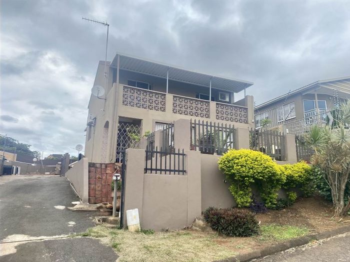 Spacious Castlehill house with 7 bedrooms, rental potential, and double garage for sale.