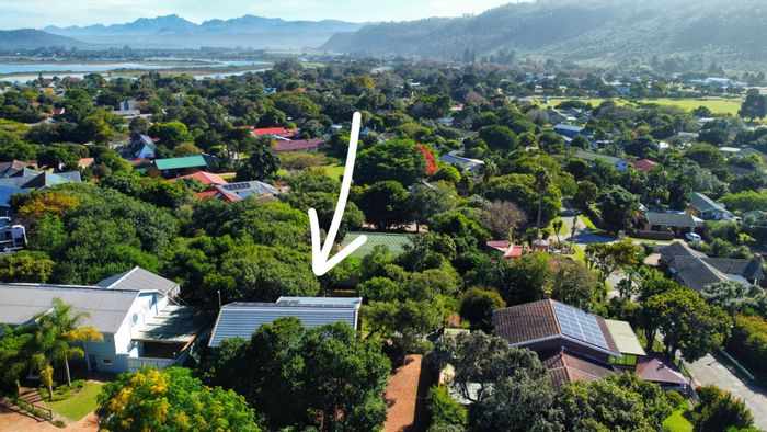 House For Sale in The Village: 3 beds, flatlet, garden, garage, solar power.