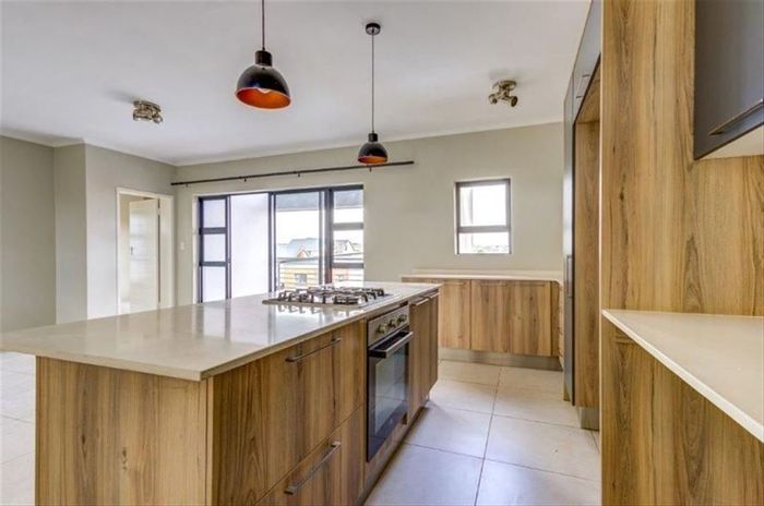 Witfontein Apartment For Sale: 2 Bedrooms, pool, pantry, and carports included.