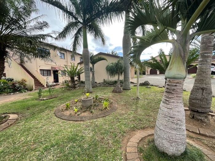 Penthouse apartment in Banners Rest for sale with panoramic views and dual kitchens.