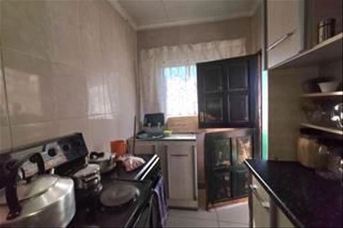 Villa Liza House For Sale: 2 bedrooms, open-plan living, low-maintenance design.