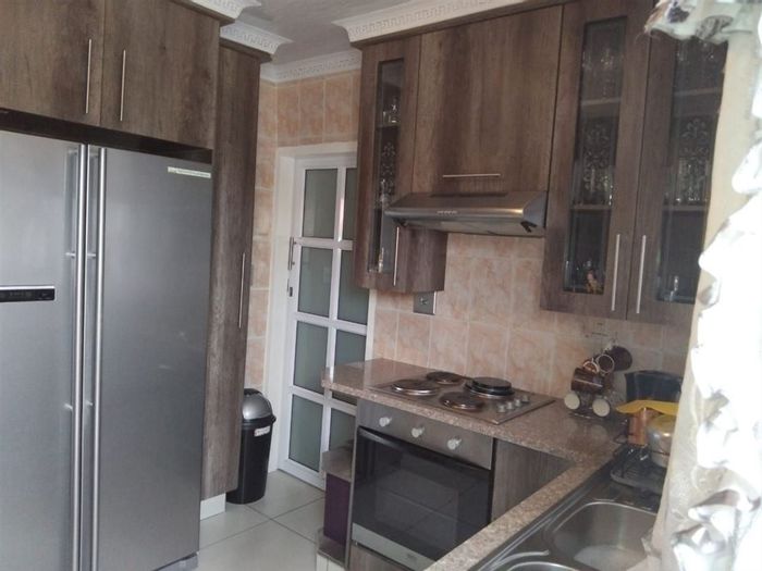For Sale: House in Motsu with 2 beds, study, granny flat, and garage.