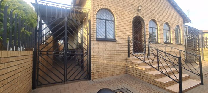 Laudium House For Sale: 7 bedrooms, dual living potential, secure gated area.
