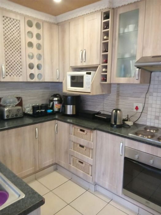 Norkem Park House For Sale: 3 Bedrooms, 2 Bathrooms, Double Garage, Family-Friendly Layout.