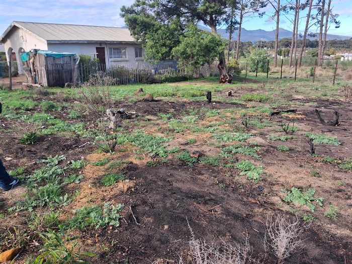 Bot River Avenues: For Sale, 500 m² residential land with approved plans, near schools.