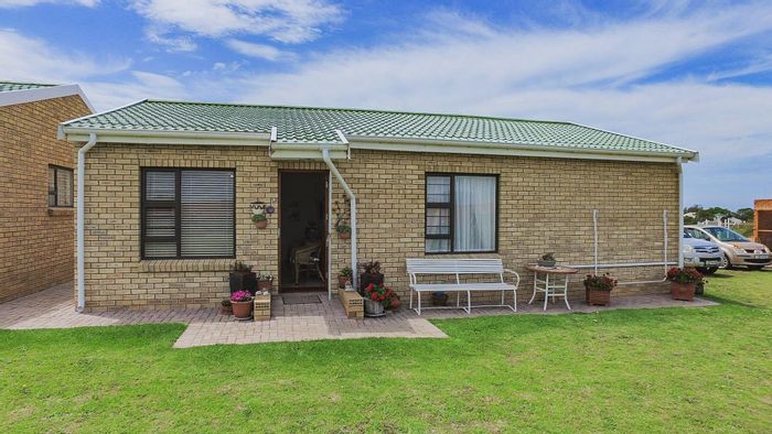 For Sale: House in Jeffreys Bay Central with 24-hour security and community amenities.