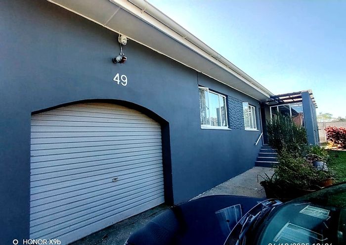 Amalinda House For Sale: 3 beds, granny flat, spacious yard, close to amenities.