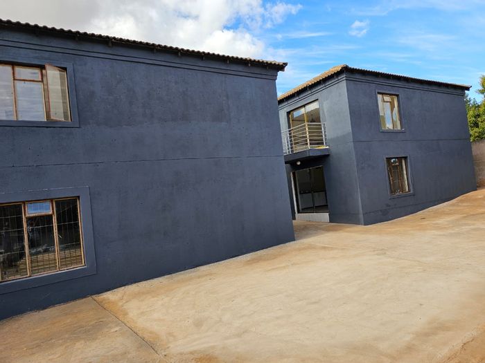 2 Bedroom House for Rent in Thohoyandou, Maniini - Affordable at R6000.
