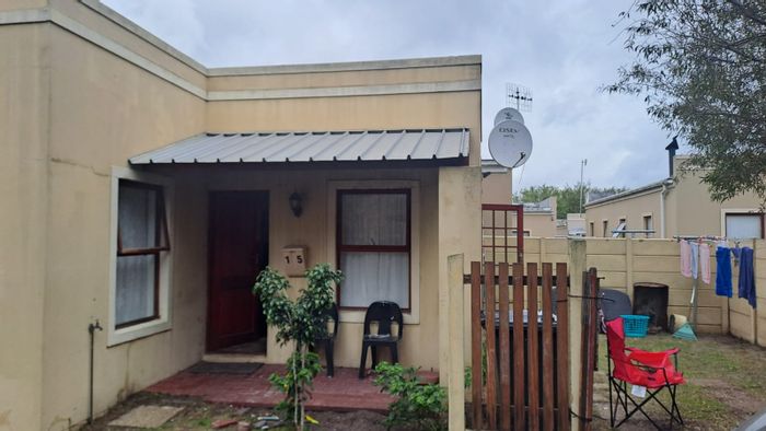 For Sale: House in Bardale Village with 3 bedrooms, secure complex, near amenities.