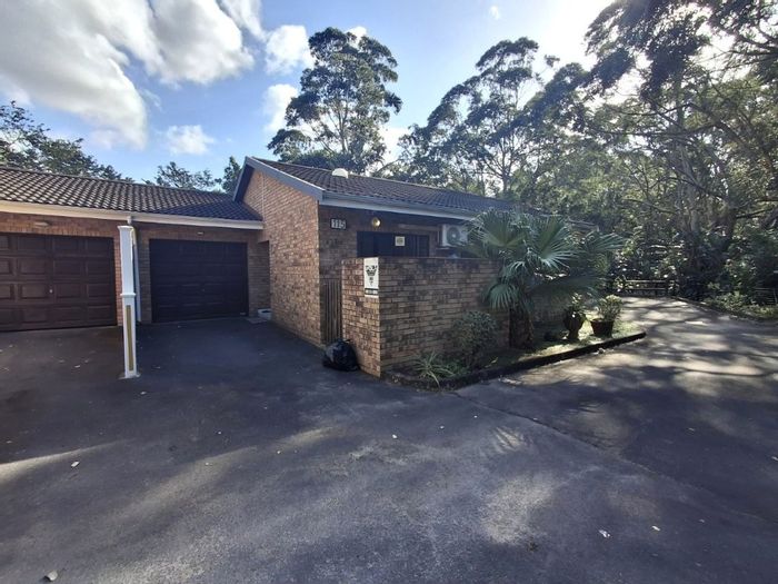 For Sale: Townhouse in Margate Central with 2 beds, garage, and clubhouse access.