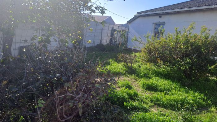 Brooklyn House For Sale: 2 Bedrooms, spacious yard, separate bath and toilet.