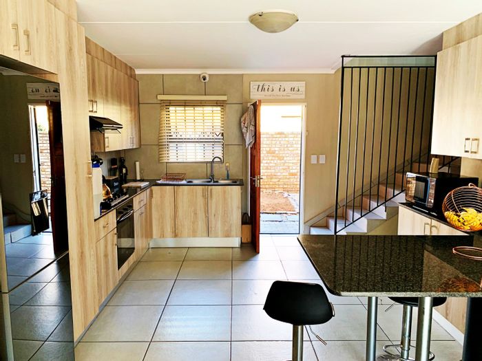 For Sale: 3-Bedroom Townhouse in Brentwood Park AH with security and open-plan living.