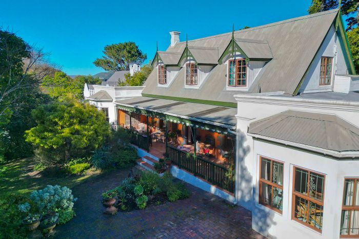 Belvedere Estate House For Sale: 3 beds, garden, hobby room, near cafes.