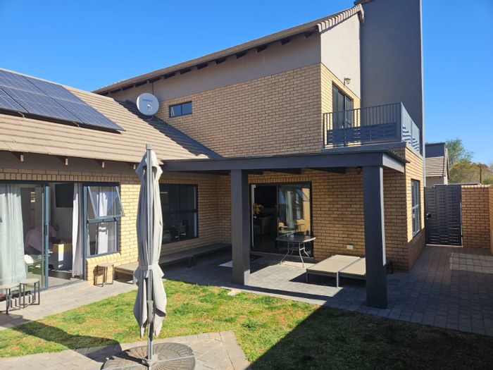 Wilkoppies House For Sale: 5 bedrooms, solar power, secure complex, indoor braai.