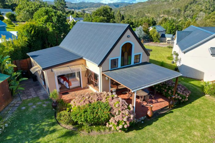 Charming Narnia house for sale with en suite bedrooms and lush garden.