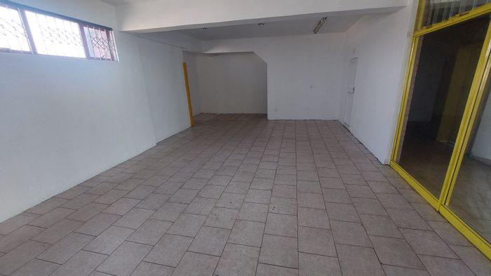 Retail space to rent in Starwood, 60 m², near Phoenix Plaza hub.