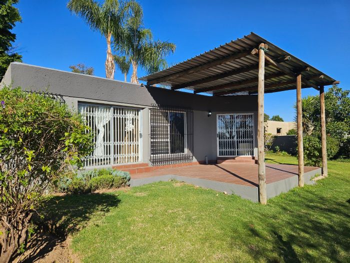 Bromhof House For Sale: 3 bedrooms, private garden, security features, close to amenities.