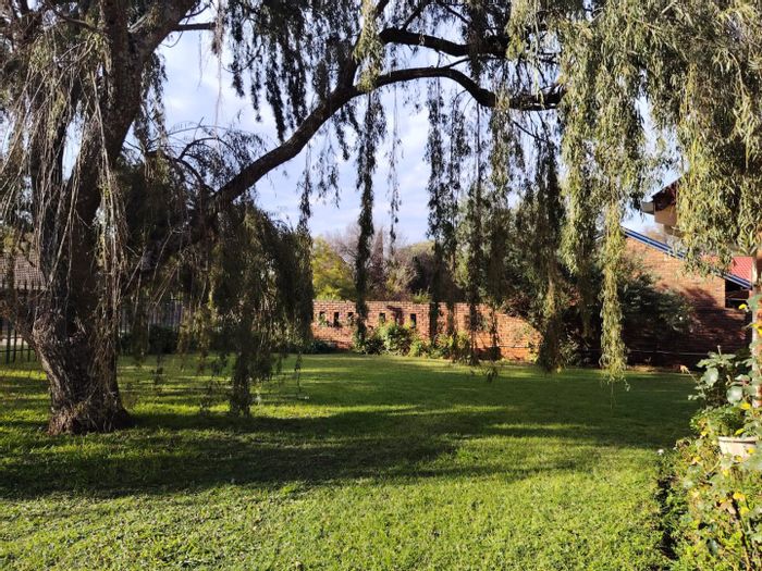 3-Bedroom House For Sale in Crystal Park with separate flatlet and convenient layout.