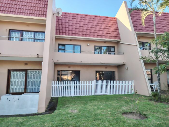 For Sale: Apartment in Shelly Beach with garage, courtyard, and beach access.