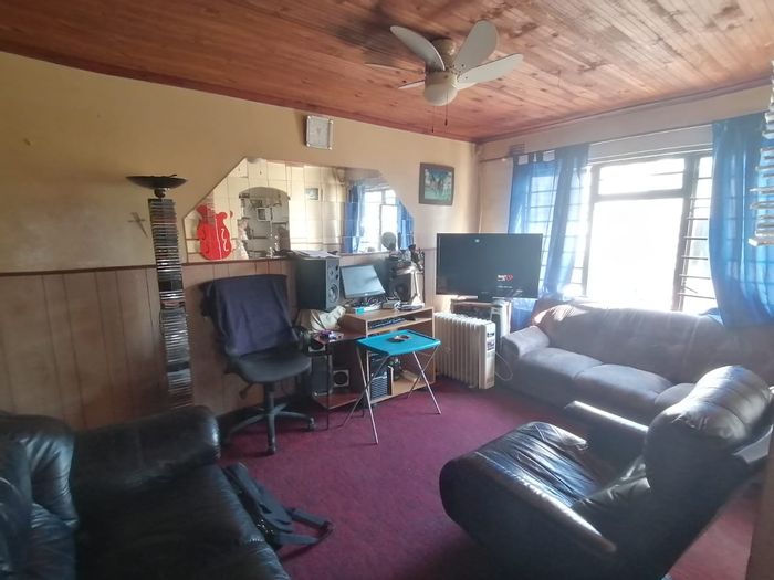 Eastridge House For Sale: 3 beds, 1 bath, garage, secure lot.