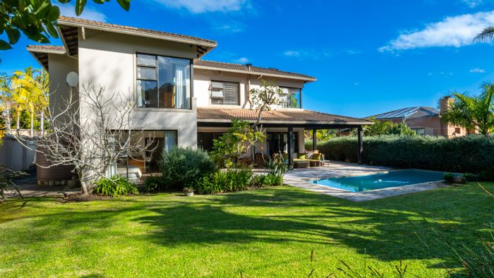 House For Sale in Camphersdrift: Pool, garden, double garage, and spacious living.