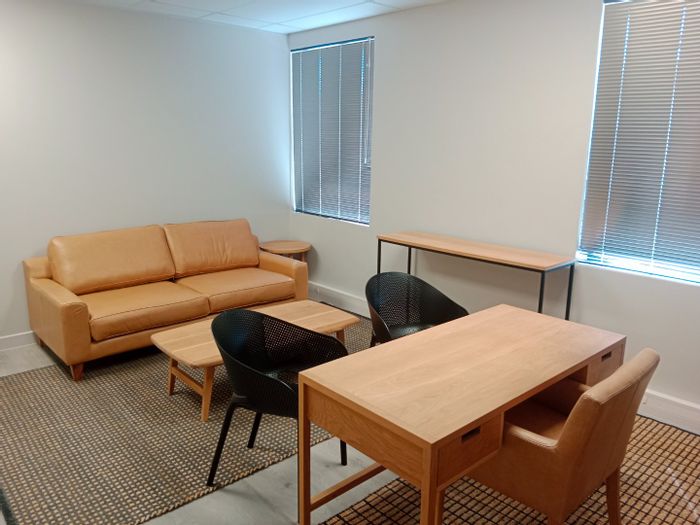 Commercial space to rent in Paarl South, ideal for medical professionals.