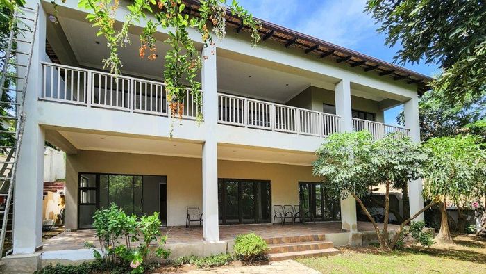 For Sale: House in Shelly Beach with 4 bedrooms, pool, and security amenities.