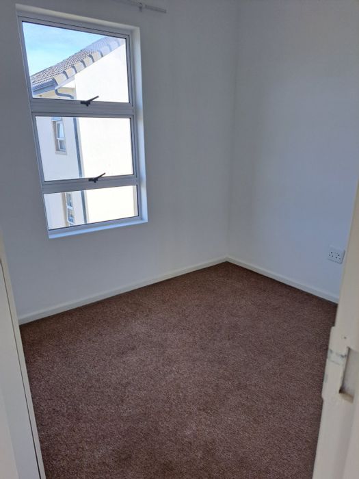 House to rent in Kraaifontein East with 2 bedrooms, parking, and communal amenities.