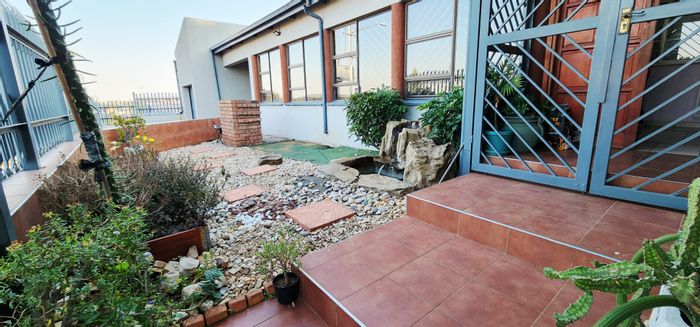 Laudium House For Sale: 3 self-contained units, gated, parking for 7 vehicles.